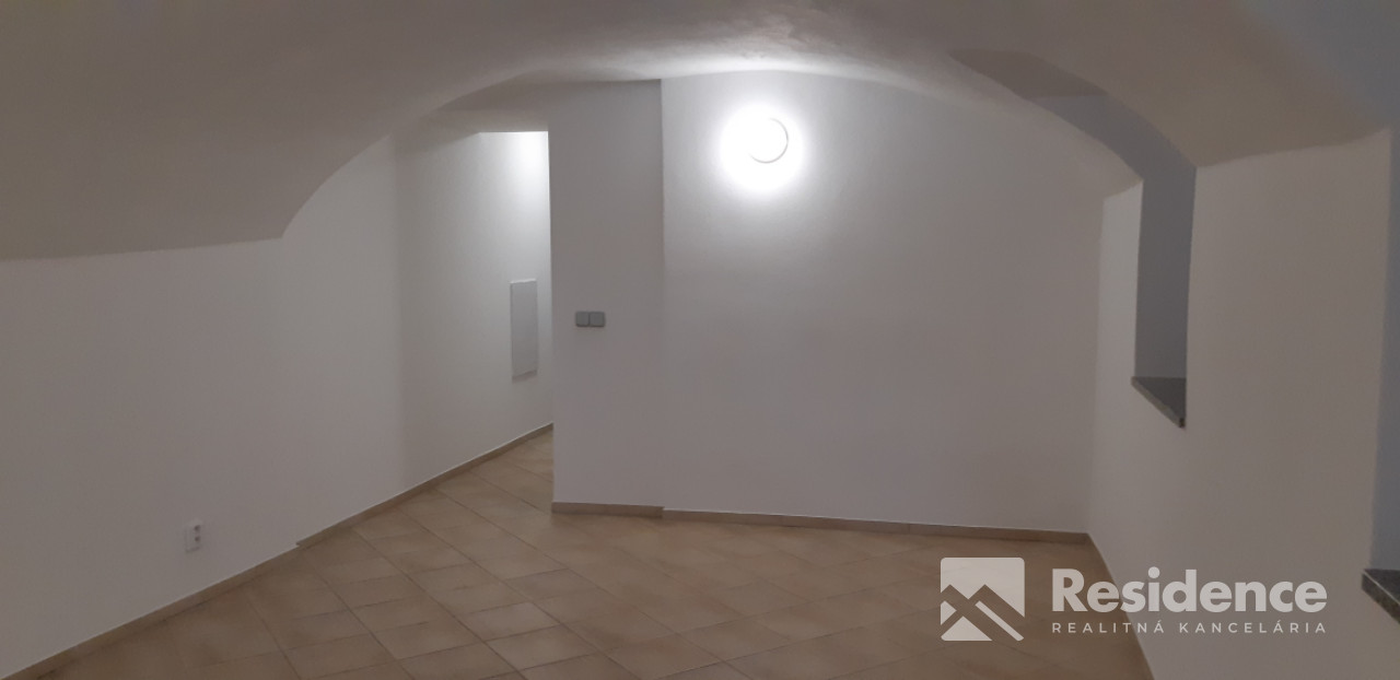 Obchodný priestor na prenájom - pešia zóna Liptovský Mikuláš