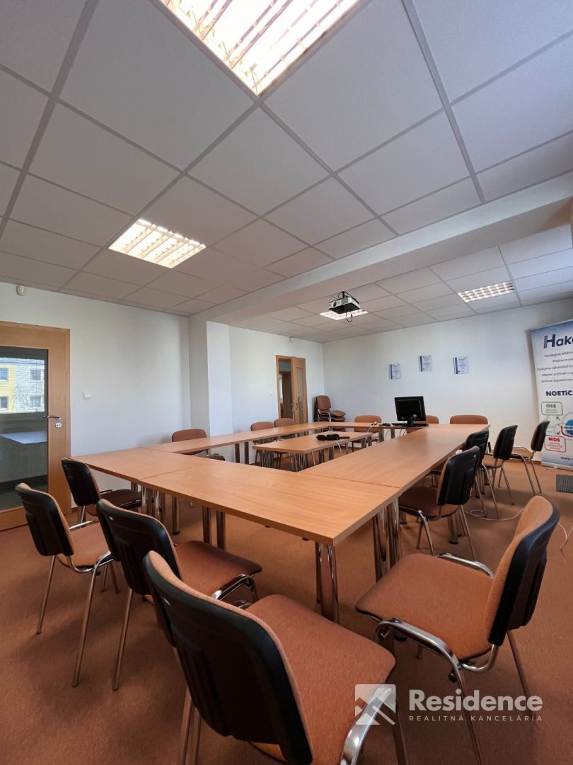 Kancelária v modernej budove v LM na prenájom