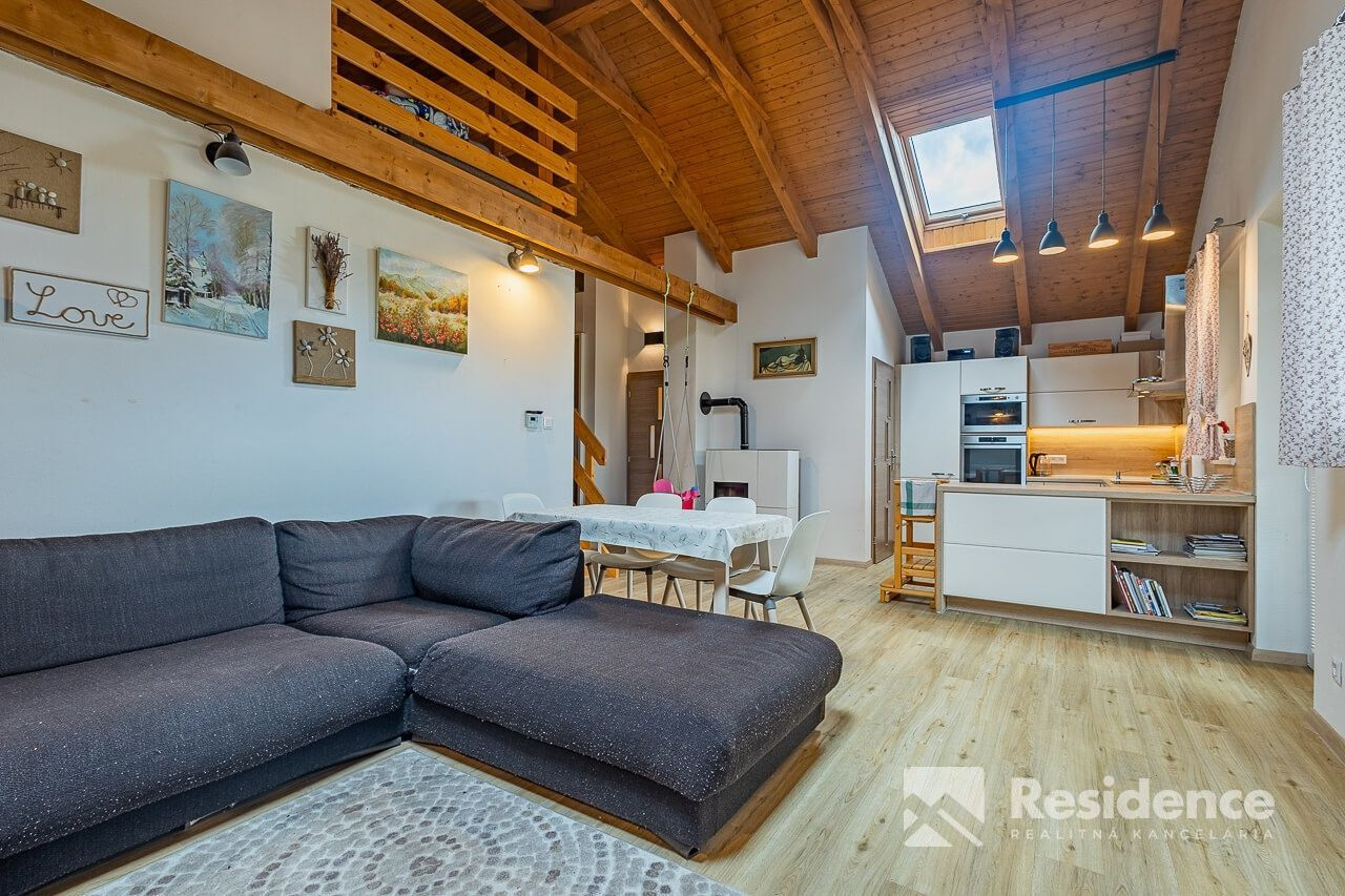 Štýlový vidiecky dom na predaj v podhorskom prostredí Svätého Kríža