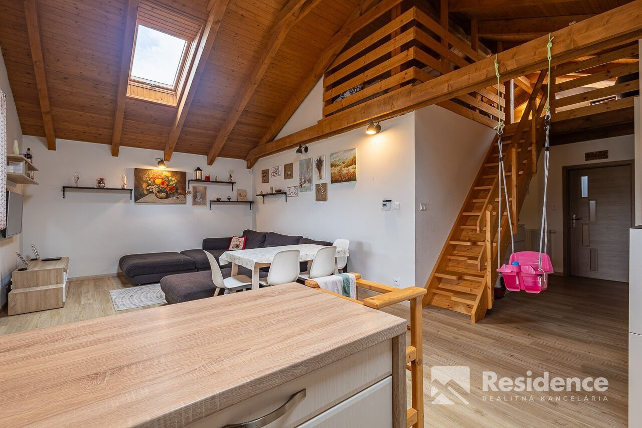 Štýlový vidiecky dom na predaj v podhorskom prostredí Svätého Kríža