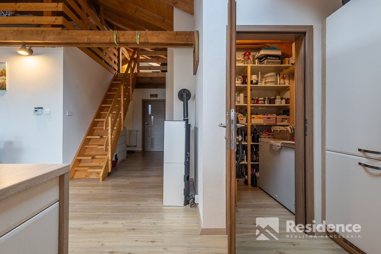 Štýlový vidiecky dom na predaj v podhorskom prostredí Svätého Kríža