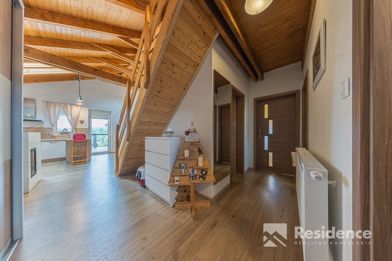 Štýlový vidiecky dom na predaj v podhorskom prostredí Svätého Kríža