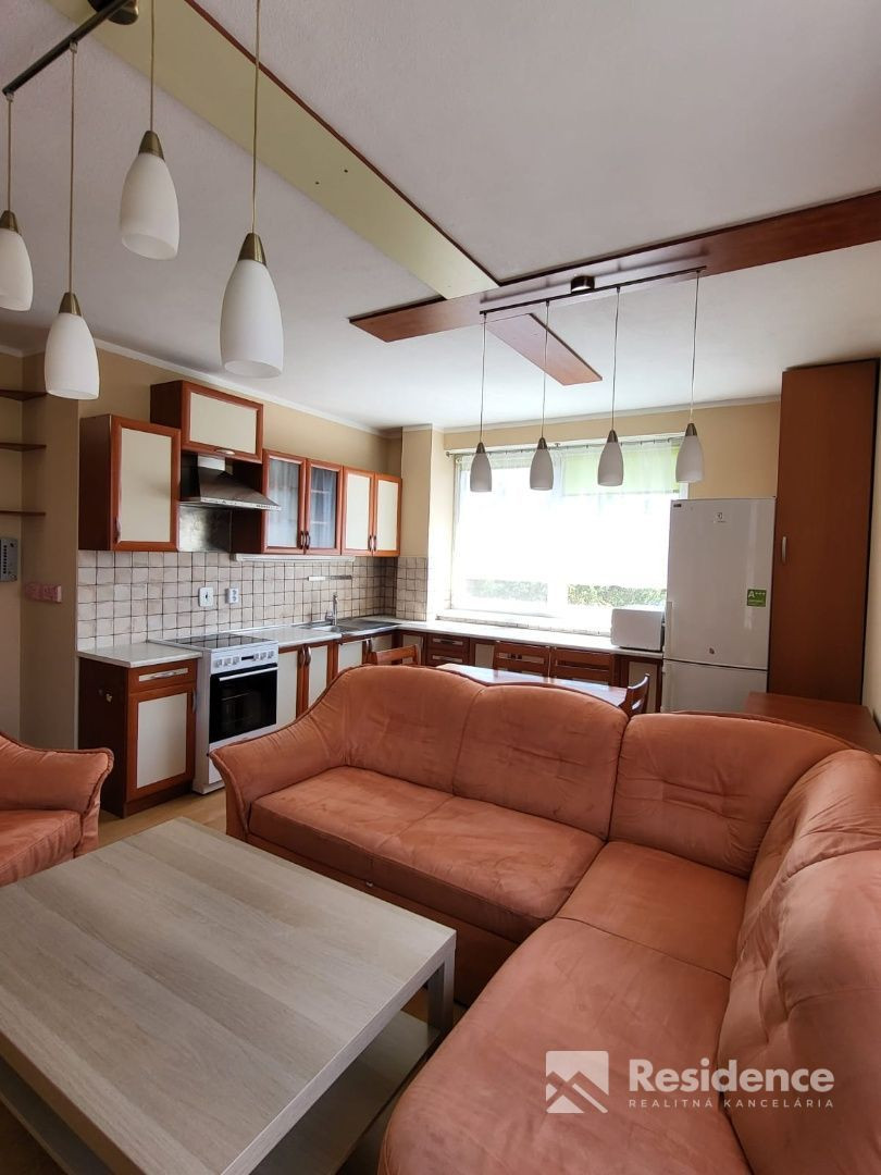 Prenájom: dvojizbový byt na Nábreží v modernej bytovke