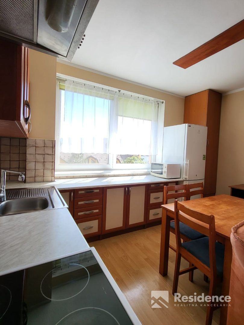 Prenájom: dvojizbový byt na Nábreží v modernej bytovke