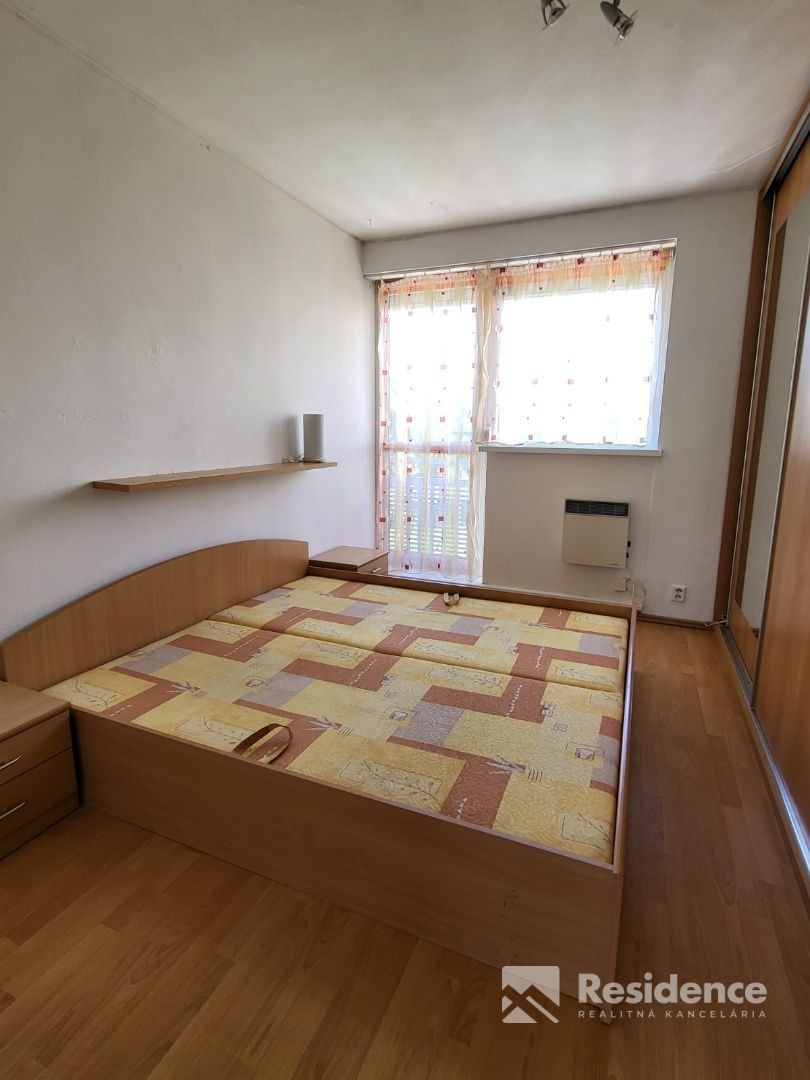 Prenájom: dvojizbový byt na Nábreží v modernej bytovke