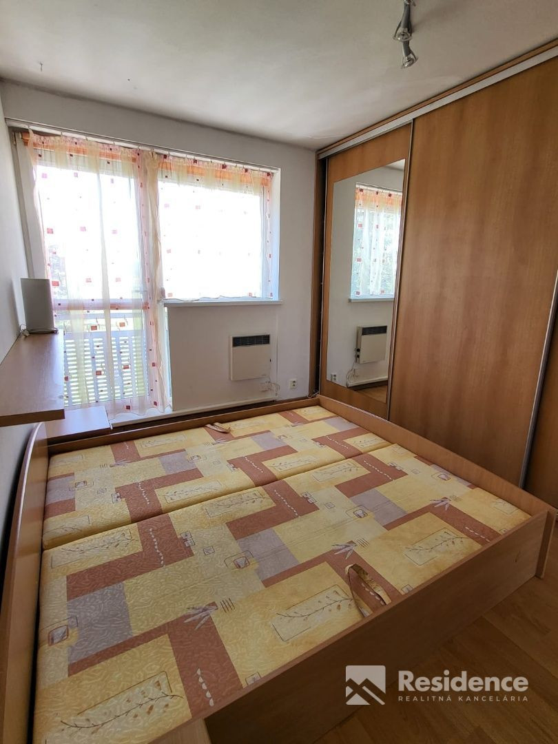 Prenájom: dvojizbový byt na Nábreží v modernej bytovke