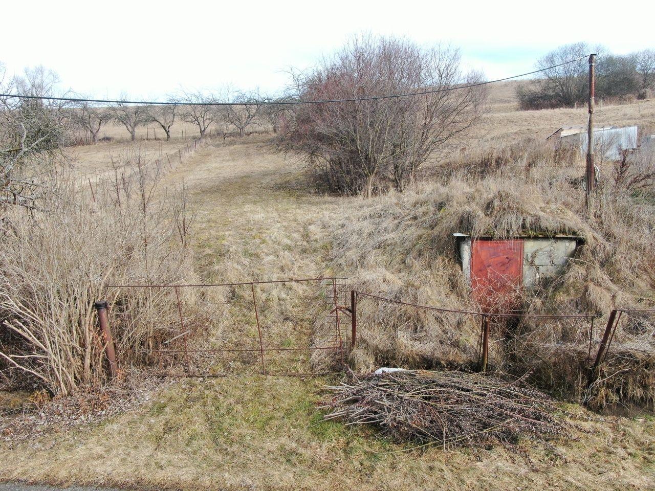 Stavený pozemok na rodinný dom na predaj, Vlachy - Krmeš