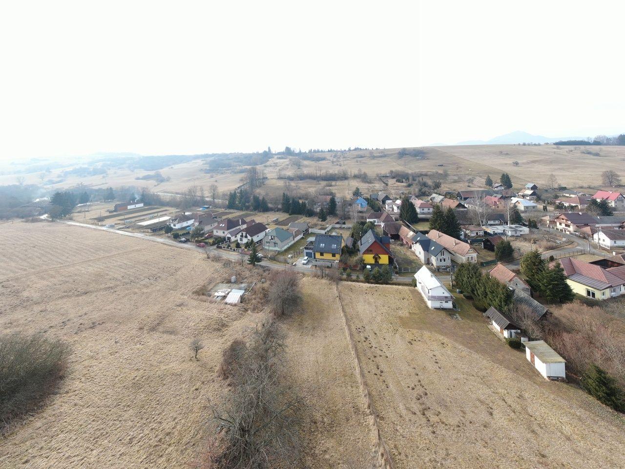 Stavený pozemok na rodinný dom na predaj, Vlachy - Krmeš