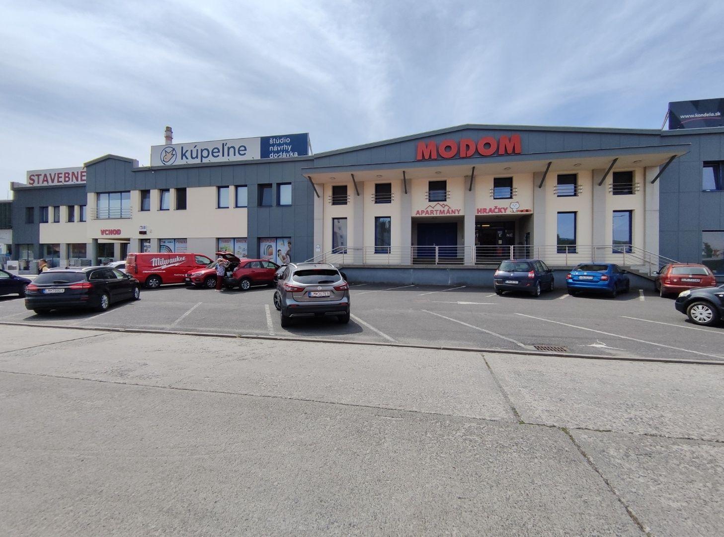 Obchodný priestor do nájmu, 131 m2