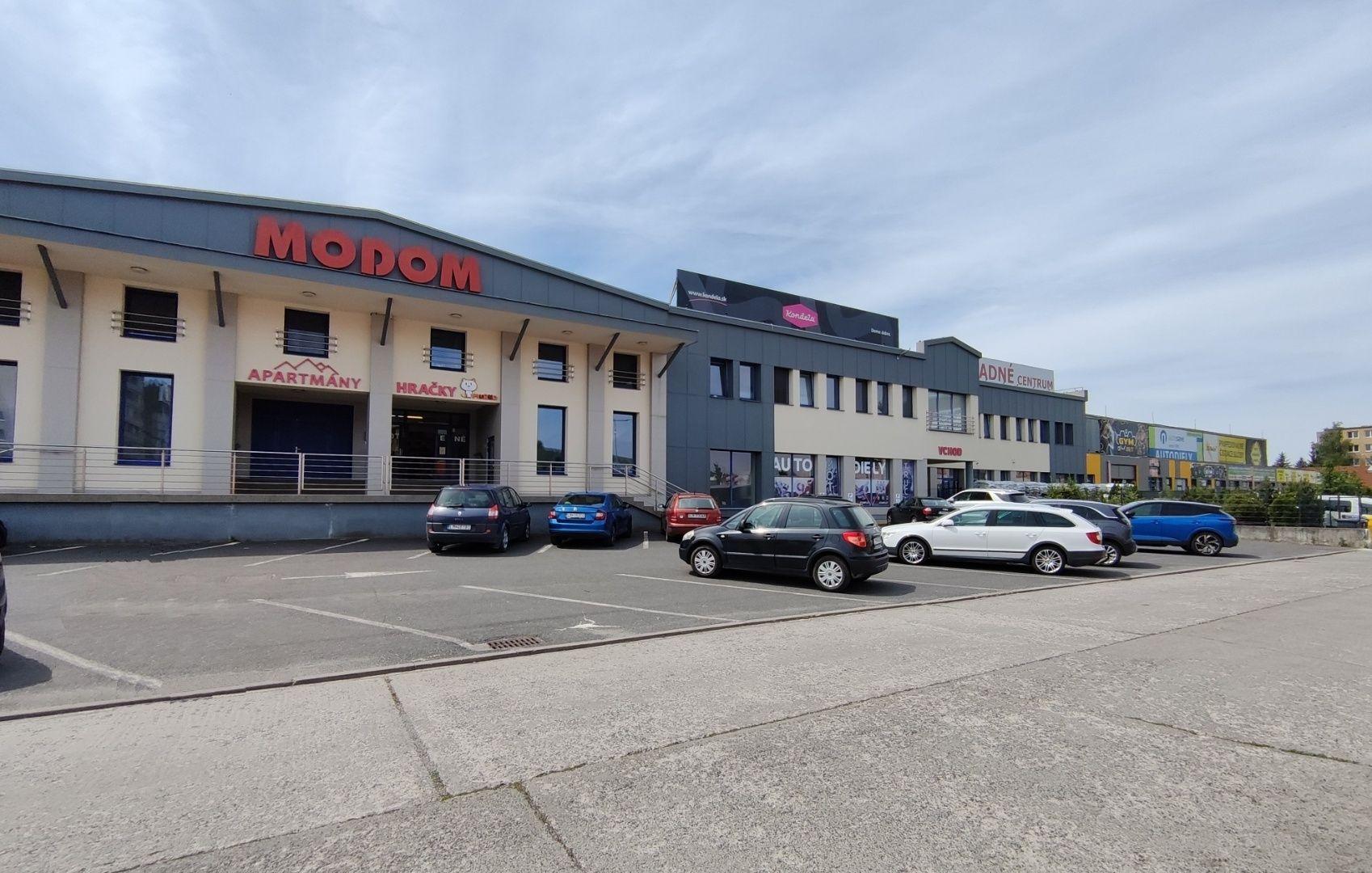 Obchodný priestor do nájmu, 131 m2