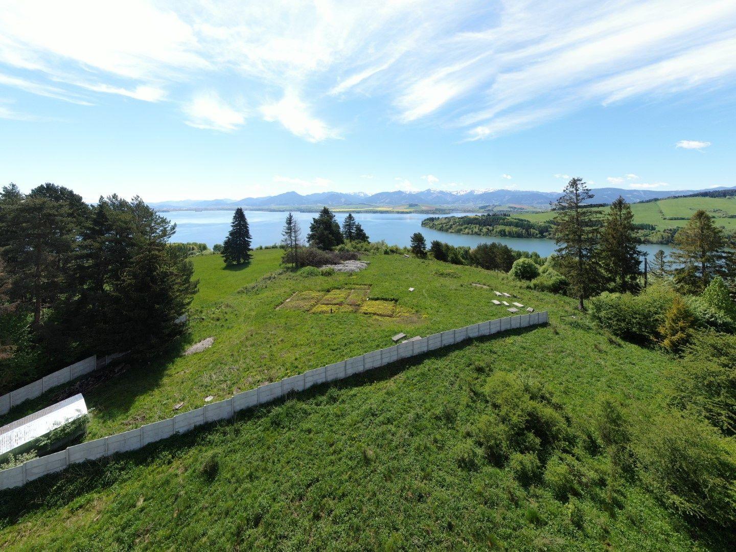 Lukratívny pozemok pri Liptovskej Mare na predaj