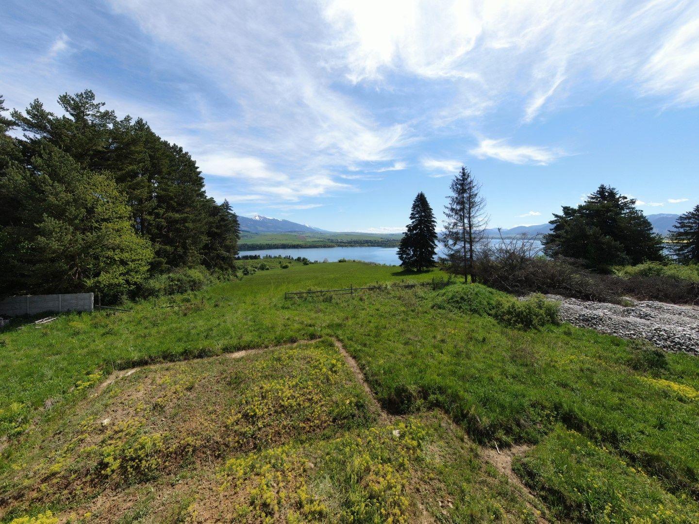 Lukratívny pozemok pri Liptovskej Mare na predaj