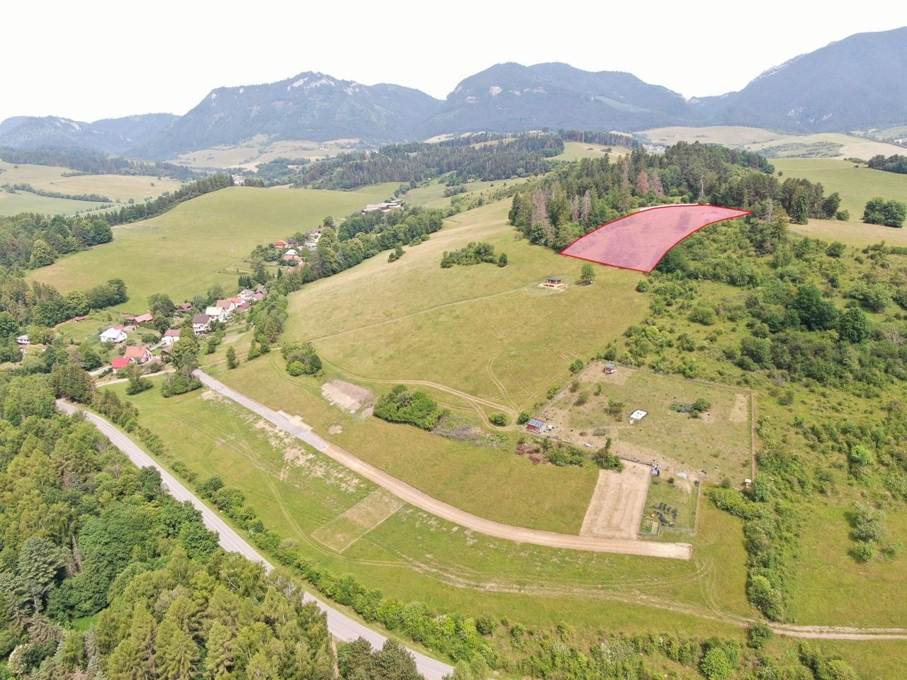 Lukratívny pozemok pri Liptovskej Mare na predaj