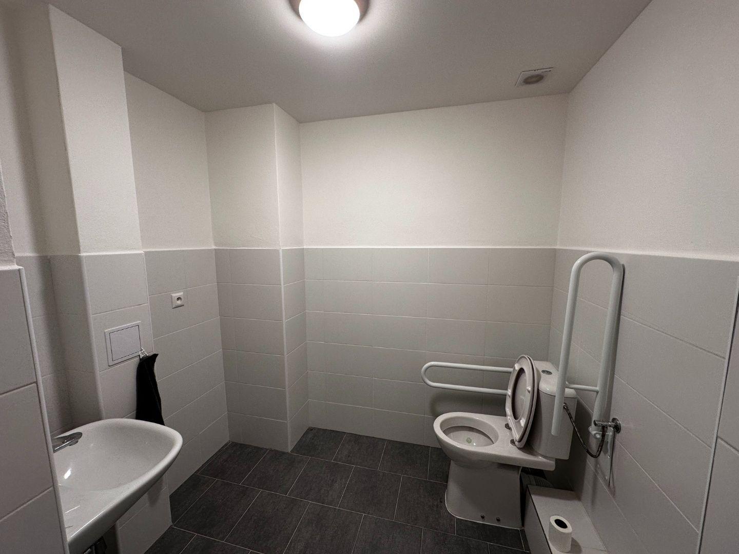 Na predaj priestory pre podnikanie – Kapitána Nálepku, L. Mikuláš