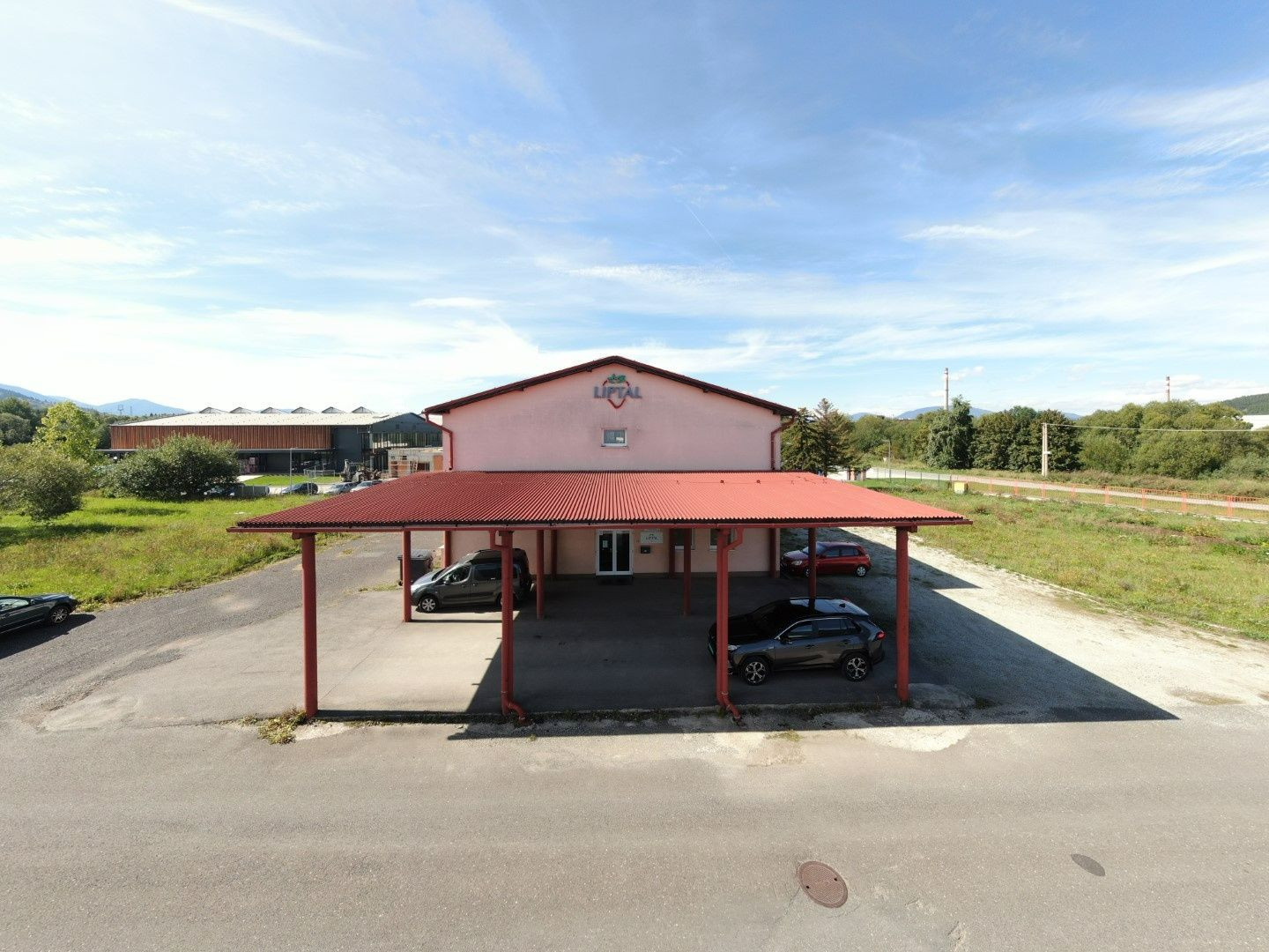 Na Predaj: polyfunkčná budova – Okoličné, Liptovský Mikuláš