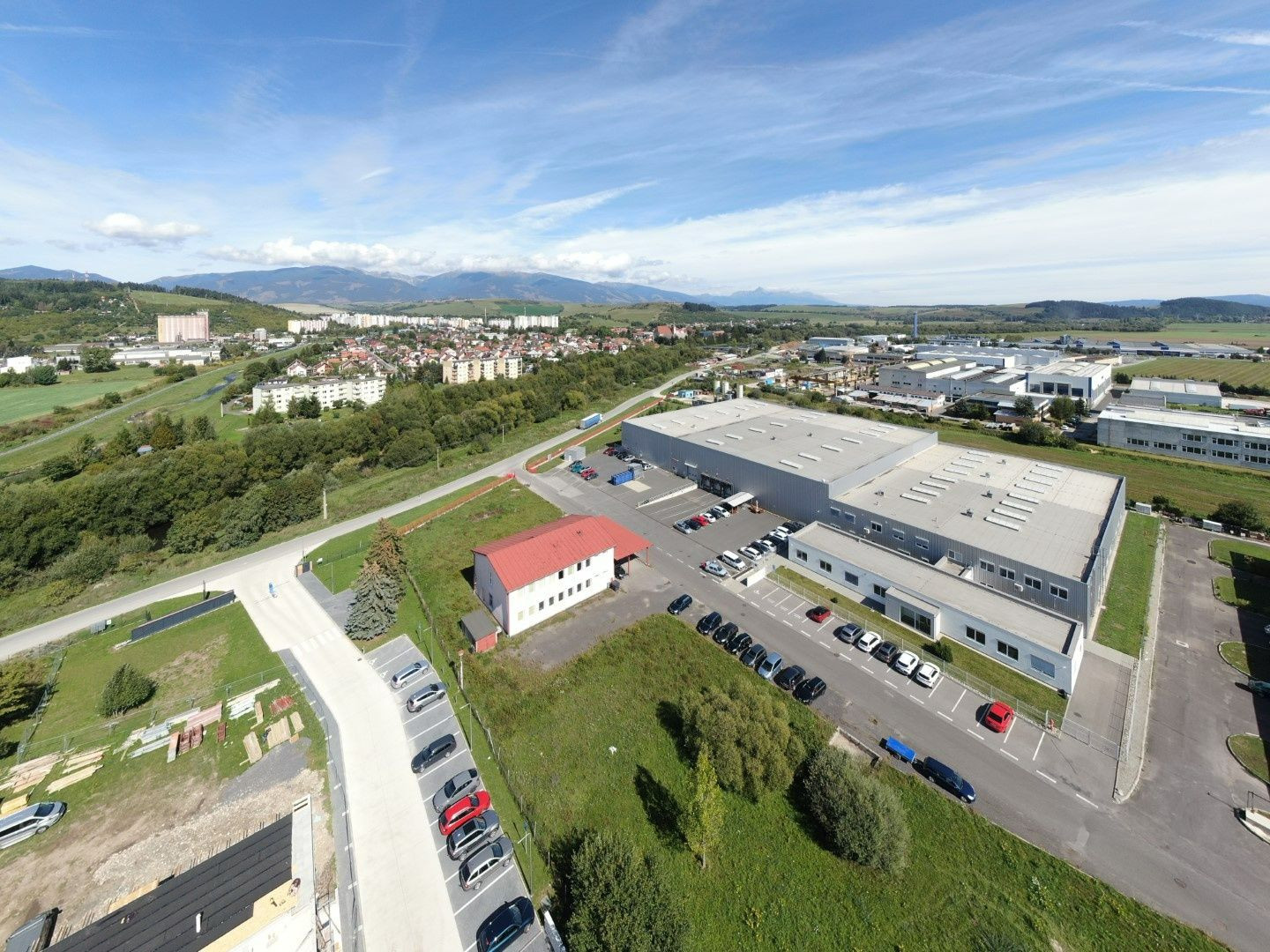 Na Predaj: polyfunkčná budova – Okoličné, Liptovský Mikuláš