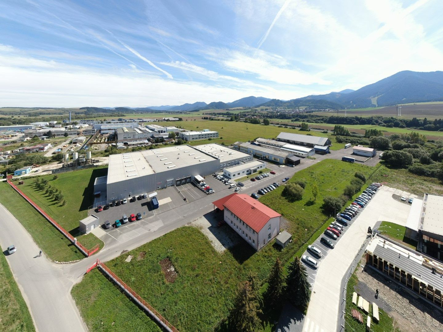 Výrobný a skladový objekt v blízkosti – Liptovského Mikuláša