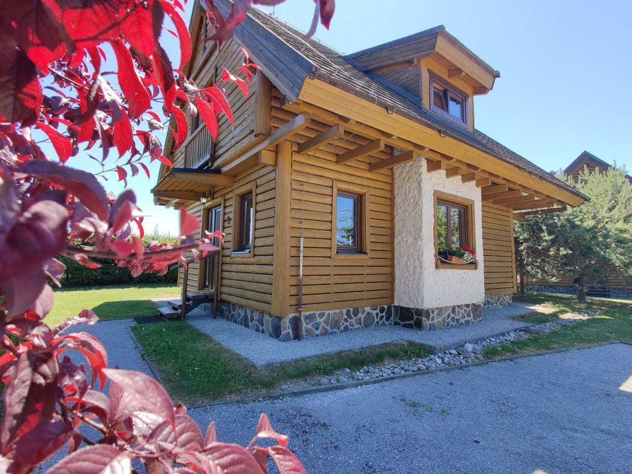 Na predaj štýlové drevenice na brehu Liptovskej Mary