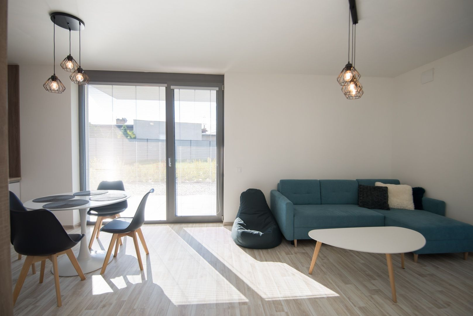 Dvojizbový byt s terasou v areáli Victory Port na prenájom