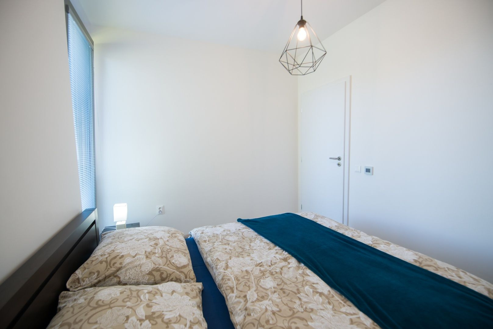 Dvojizbový byt s terasou v areáli Victory Port na prenájom