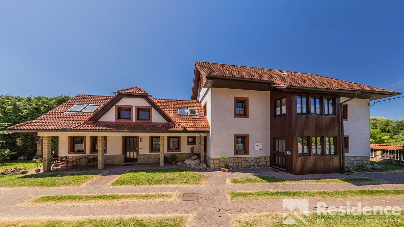 Rodinná usadlosť pri Váhu – domov, ktorý má dušu… aj potenciál!