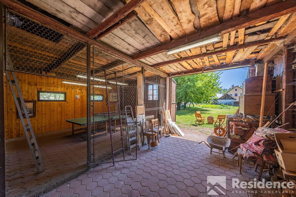 Rodinná usadlosť pri Váhu – domov, ktorý má dušu… aj potenciál!