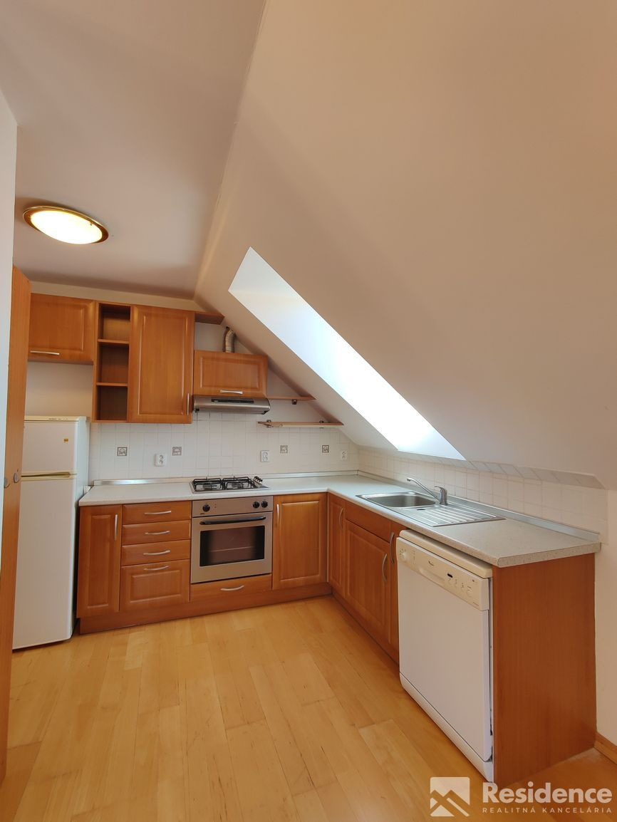 3 izbový byt na prenájom, centrum Liptovský Mikuláš