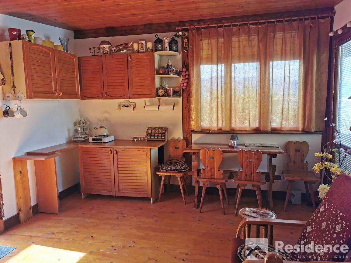 Na predaj záhradná chatka s krásnym výhľadom na mesto, Liptovský Mikuláš