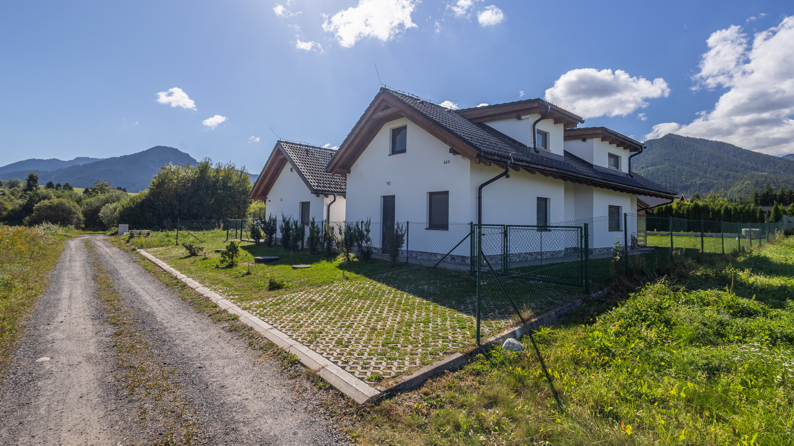 Na predaj – 5-izbový rodinný dom v obci Svätý Kríž