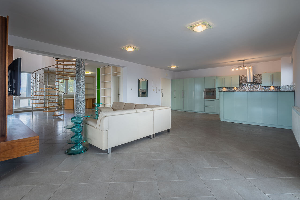 Na prenájom 3-izbový mezonet v centre Liptovského Mikuláša