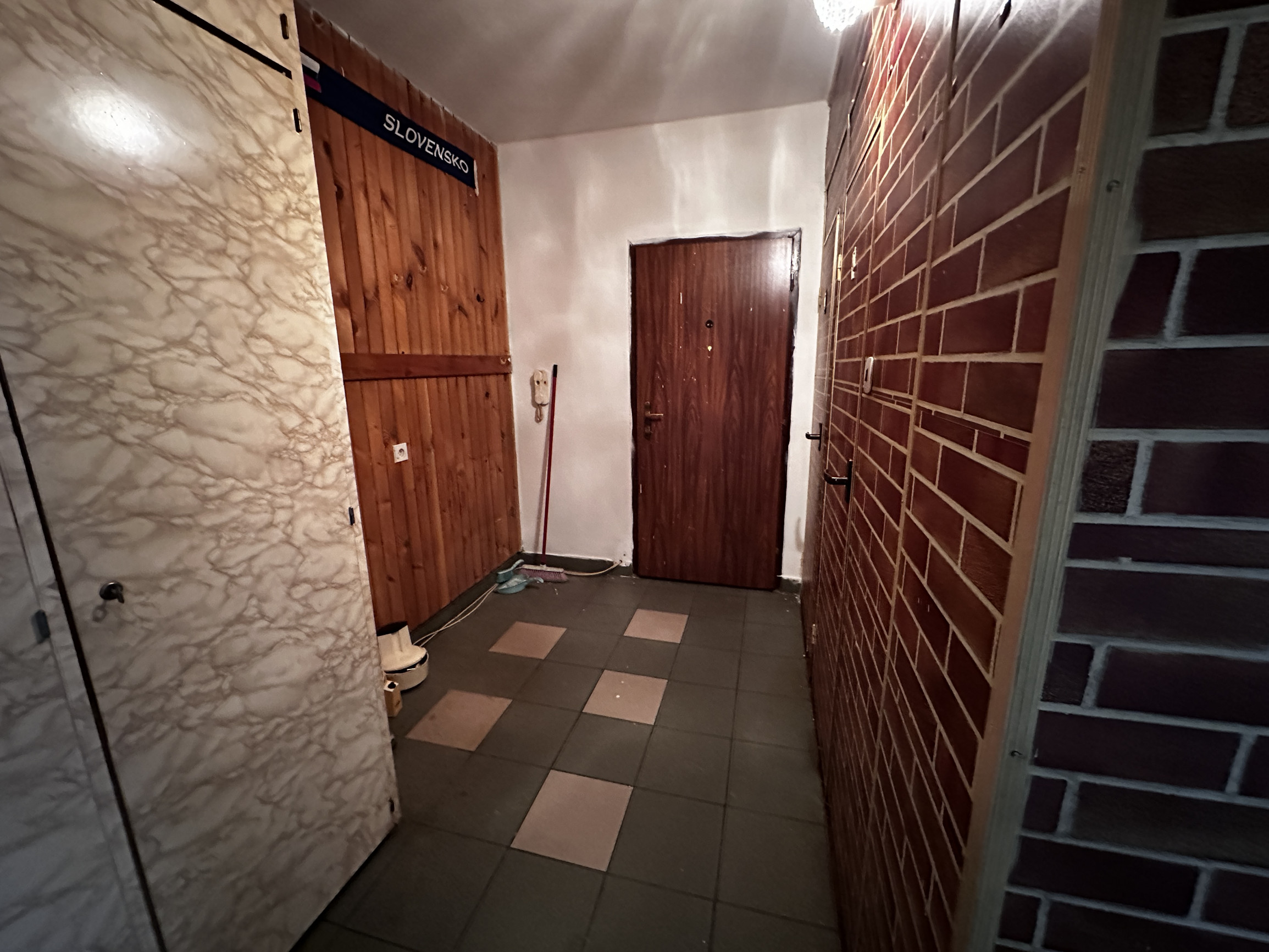 REZERVOVANE 2-izbový byt v pôvodnom stave – Podbreziny, Priebežná