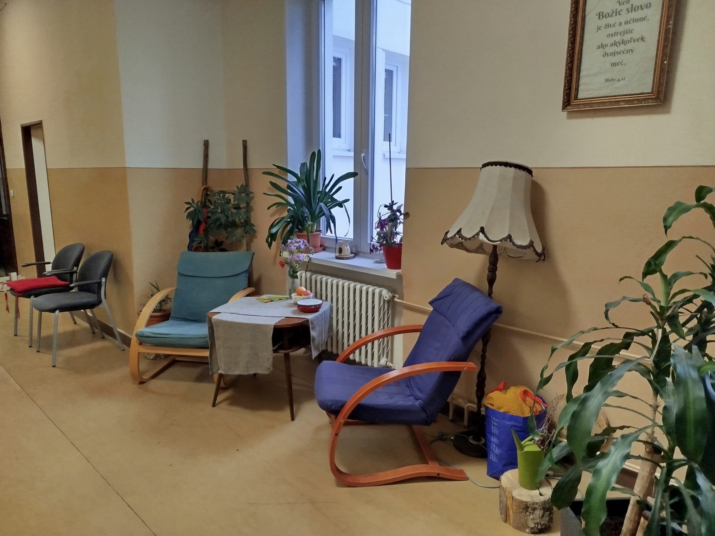 Veľká kancelária so zázemím v historickej budove na prenájom