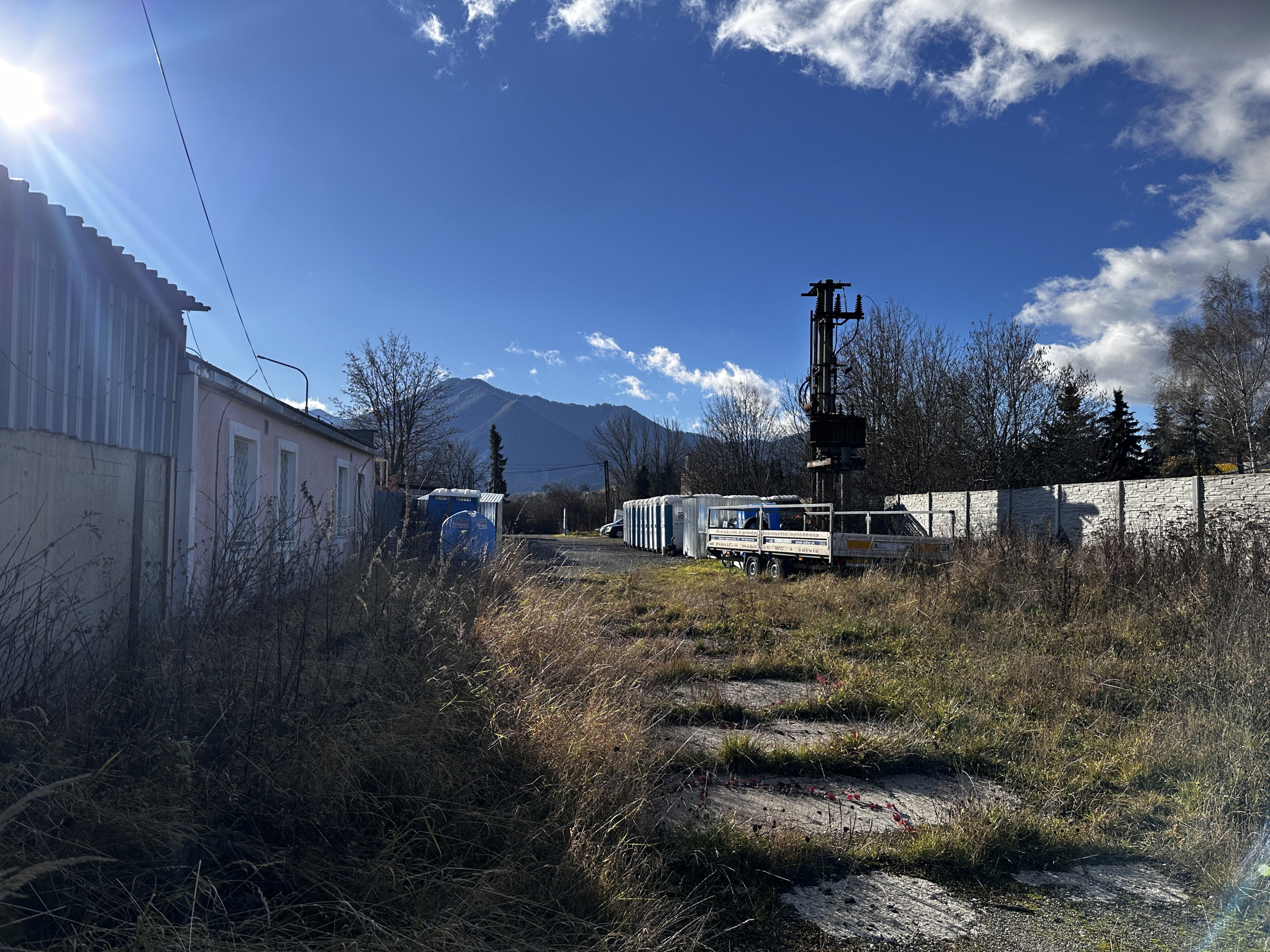 Prenájom 1 300 m² – skladový priestor na hlavnom ťahu Liptovský Mikuláš