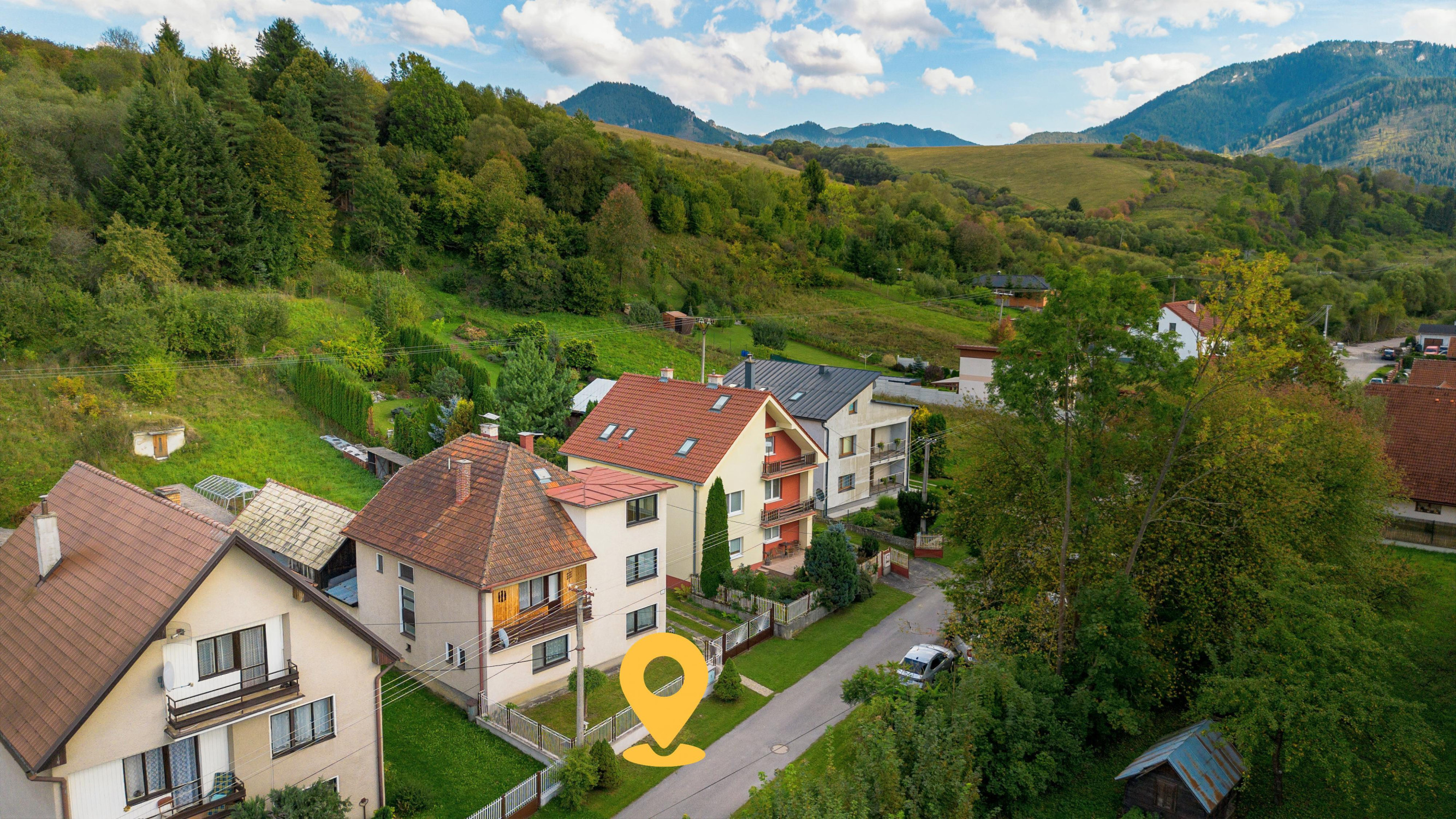 Na predaj veľký dom s pozemkom v Svätom Kríži