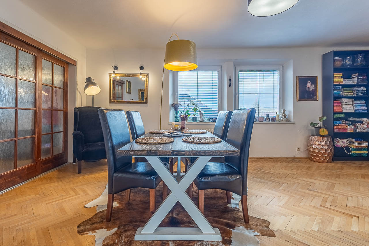 Priestranný byt s podkrovím – Liptovský Mikuláš