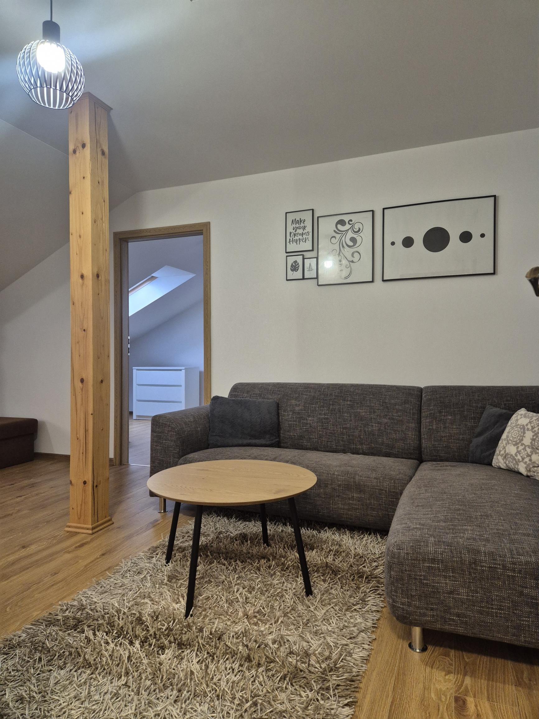 Prenájom 2,5-izbového bytu v úplnom centre Liptovského Mikuláša – Námestie osloboditeľov