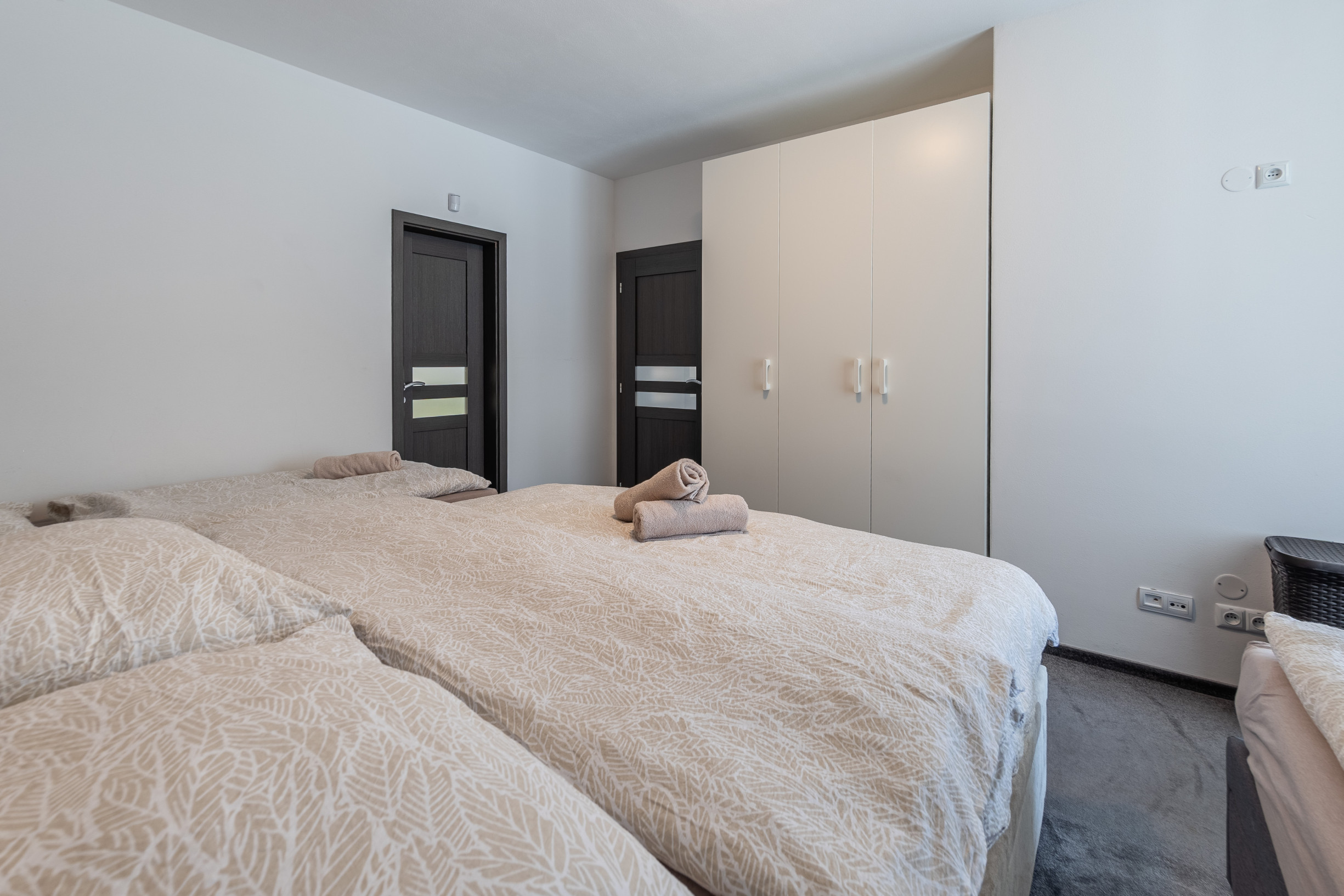 REZERVOVANÉ -Priestranný apartmán s terasou pri aquaparku – Banff Bešeňová