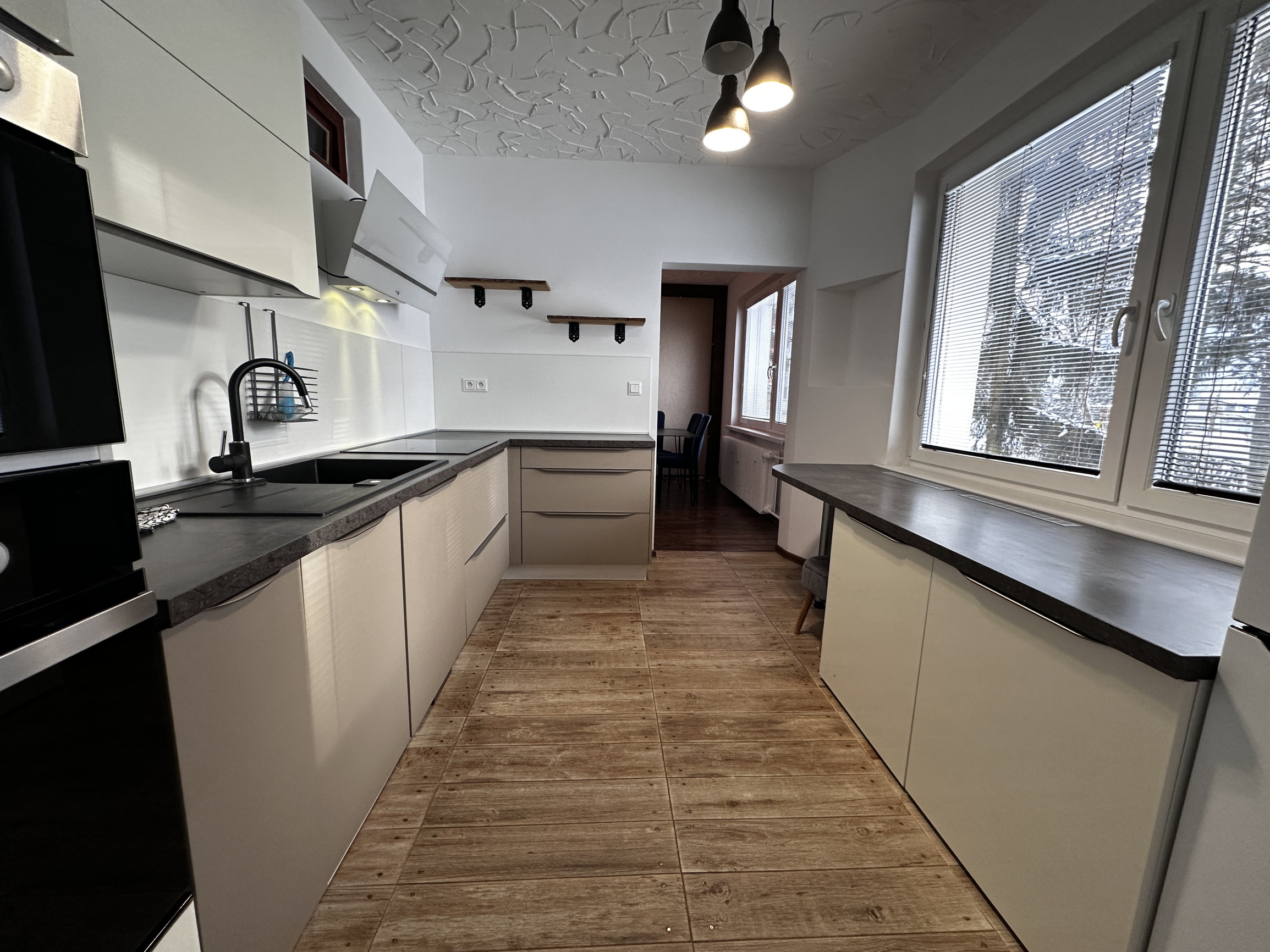 4-izbový byt na prenájom, komplet zariadený, LM