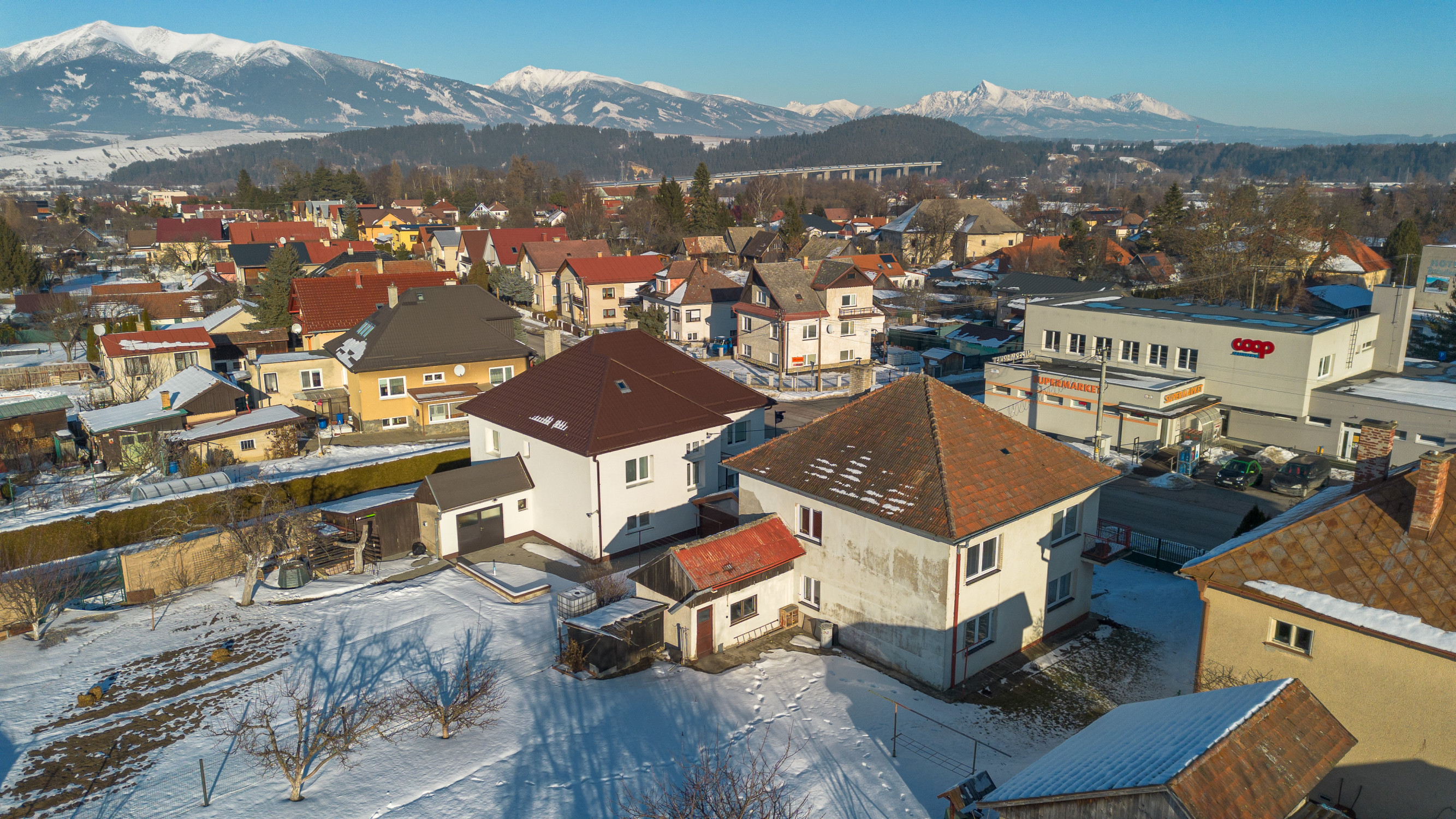 Znížená cena! Dom + veľký pozemok, výborná poloha /Liptov/