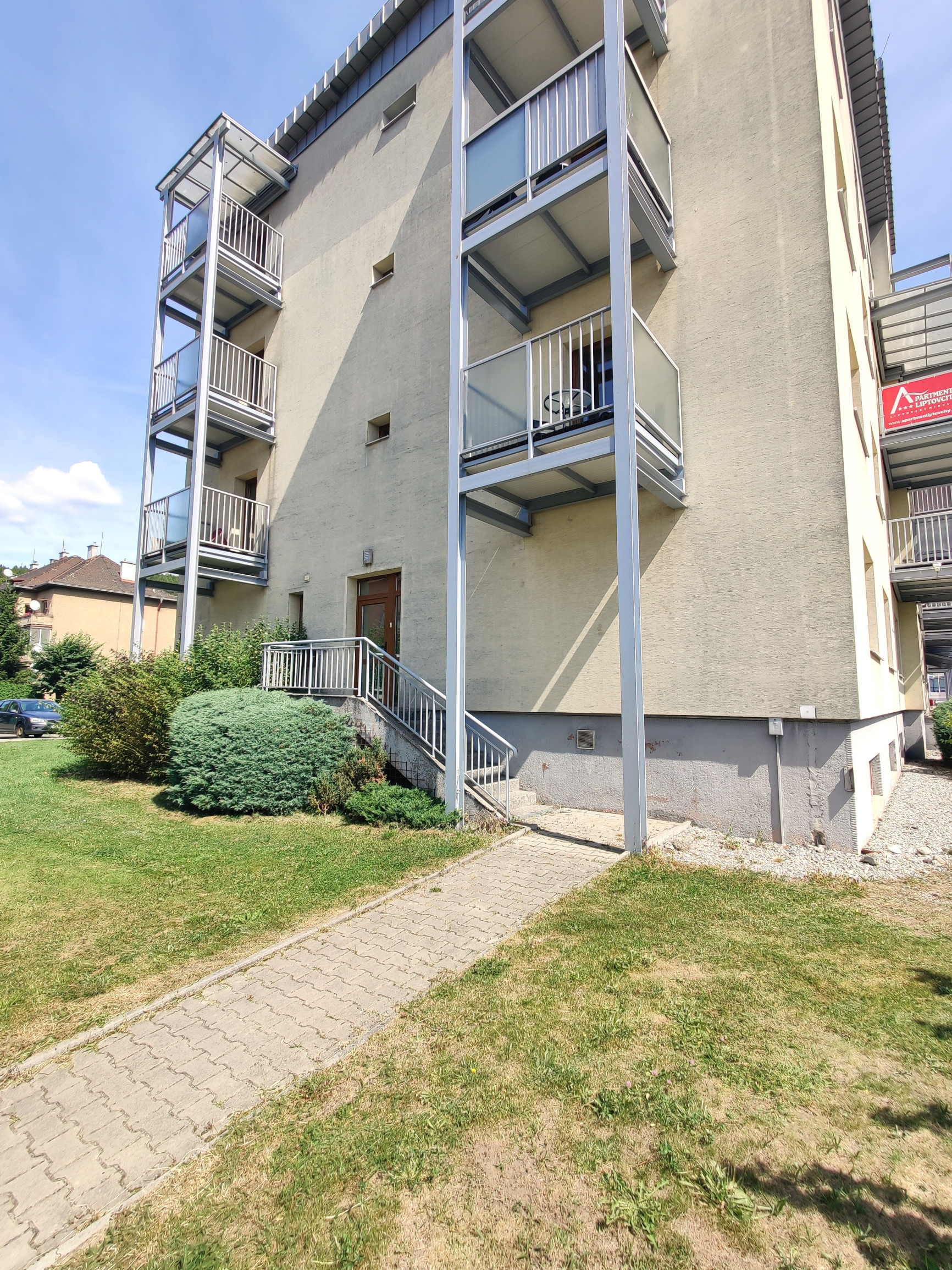 Veľkorysý 4 izbový byt na bývanie aj podnikanie