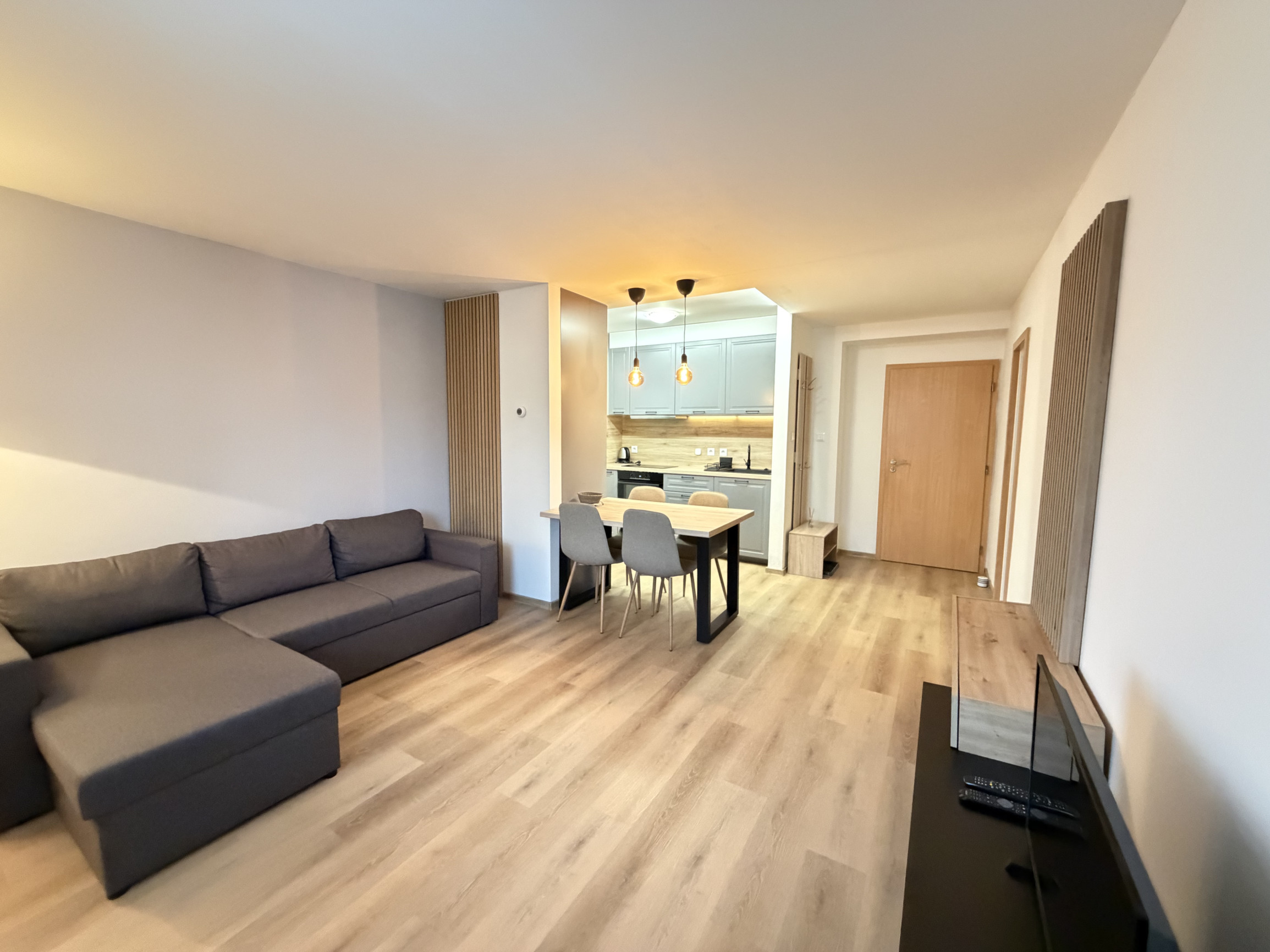 Na prenájom 2-izbový byt v rodinnom dome