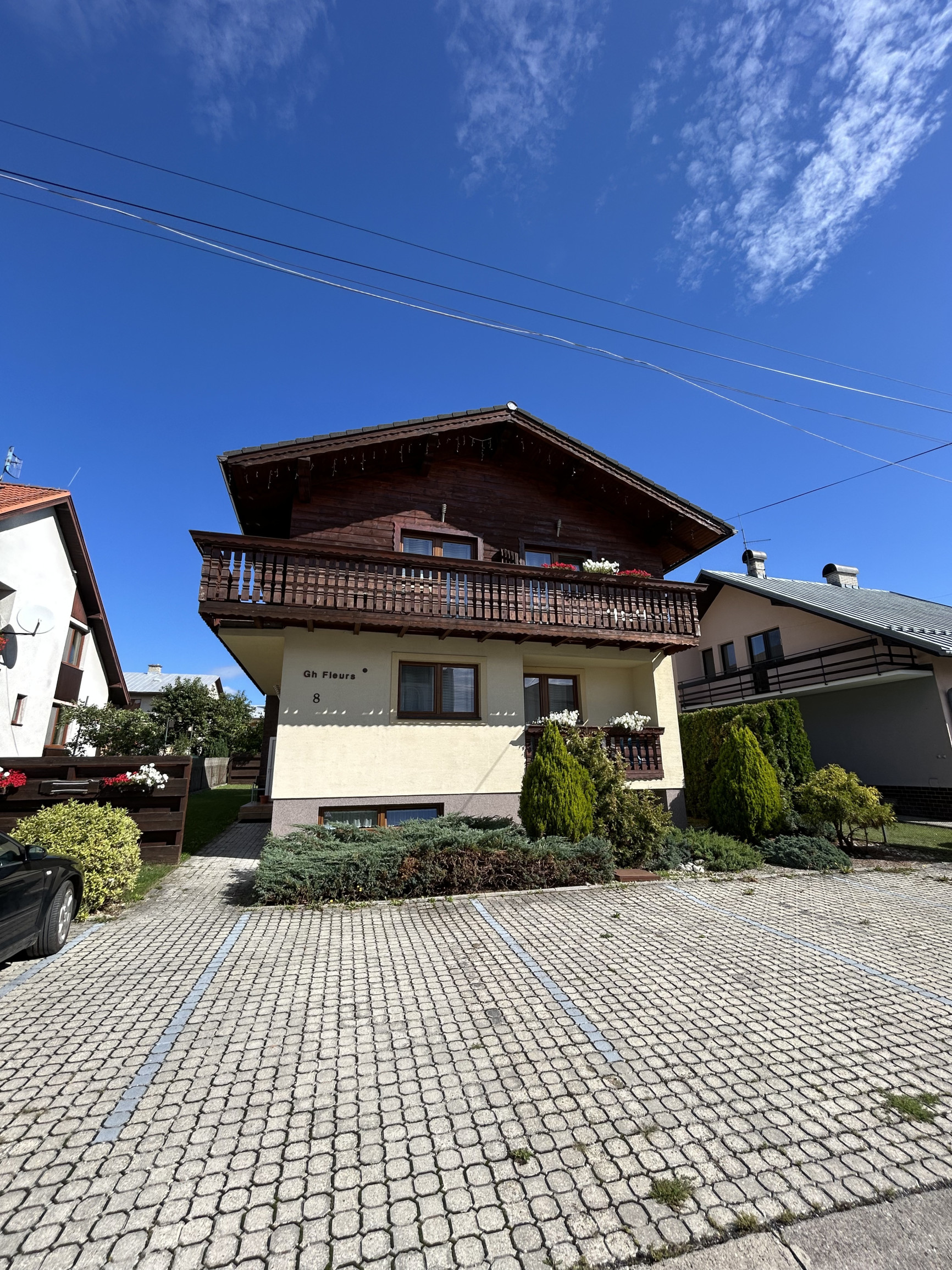 Na prenájom 2-izbový byt v rodinnom dome