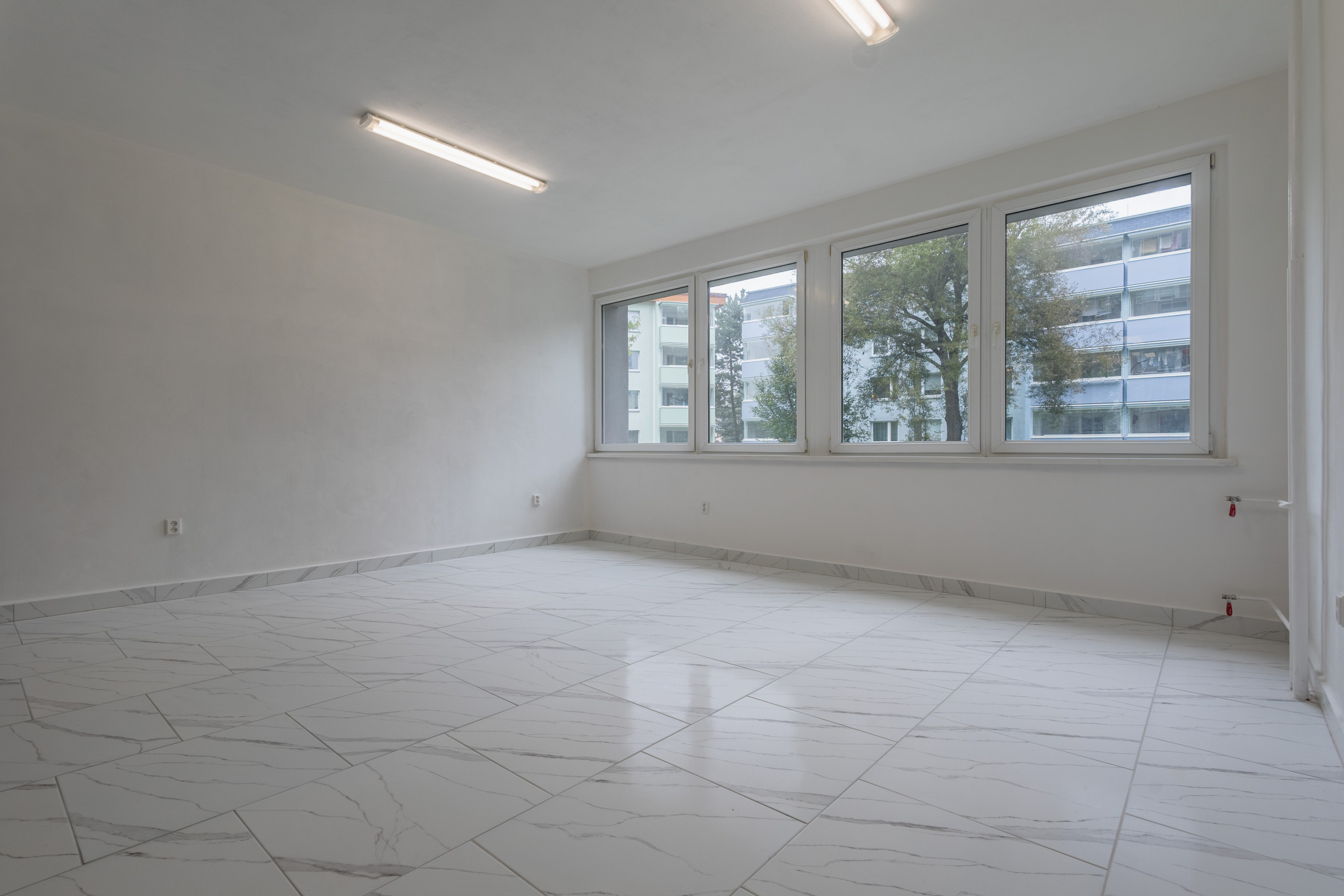 Prenájom obchodných a administratívnych priestorov – Martin, Sever