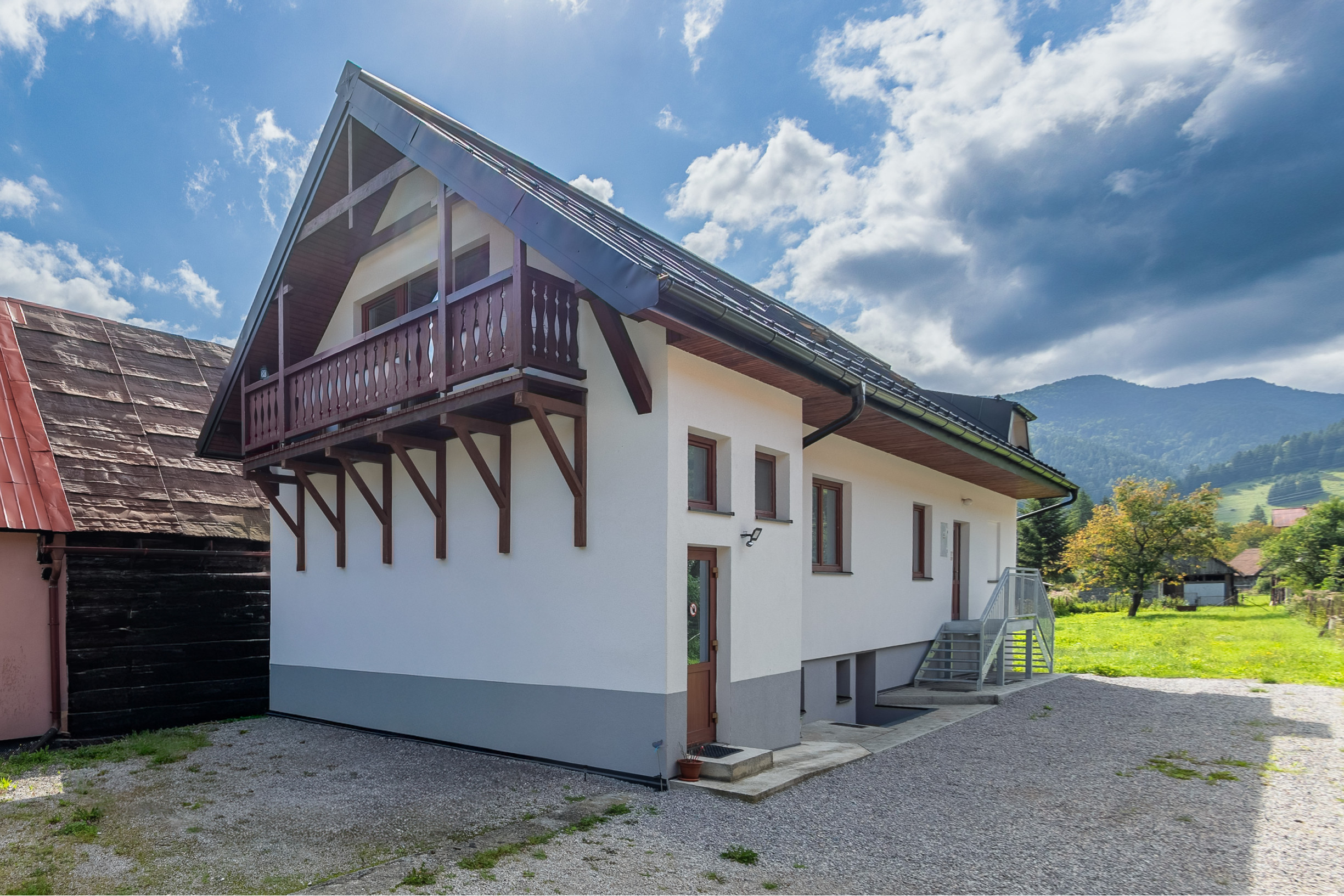 Rodinný dom s dvoma bytovými jednotkami – Hubová