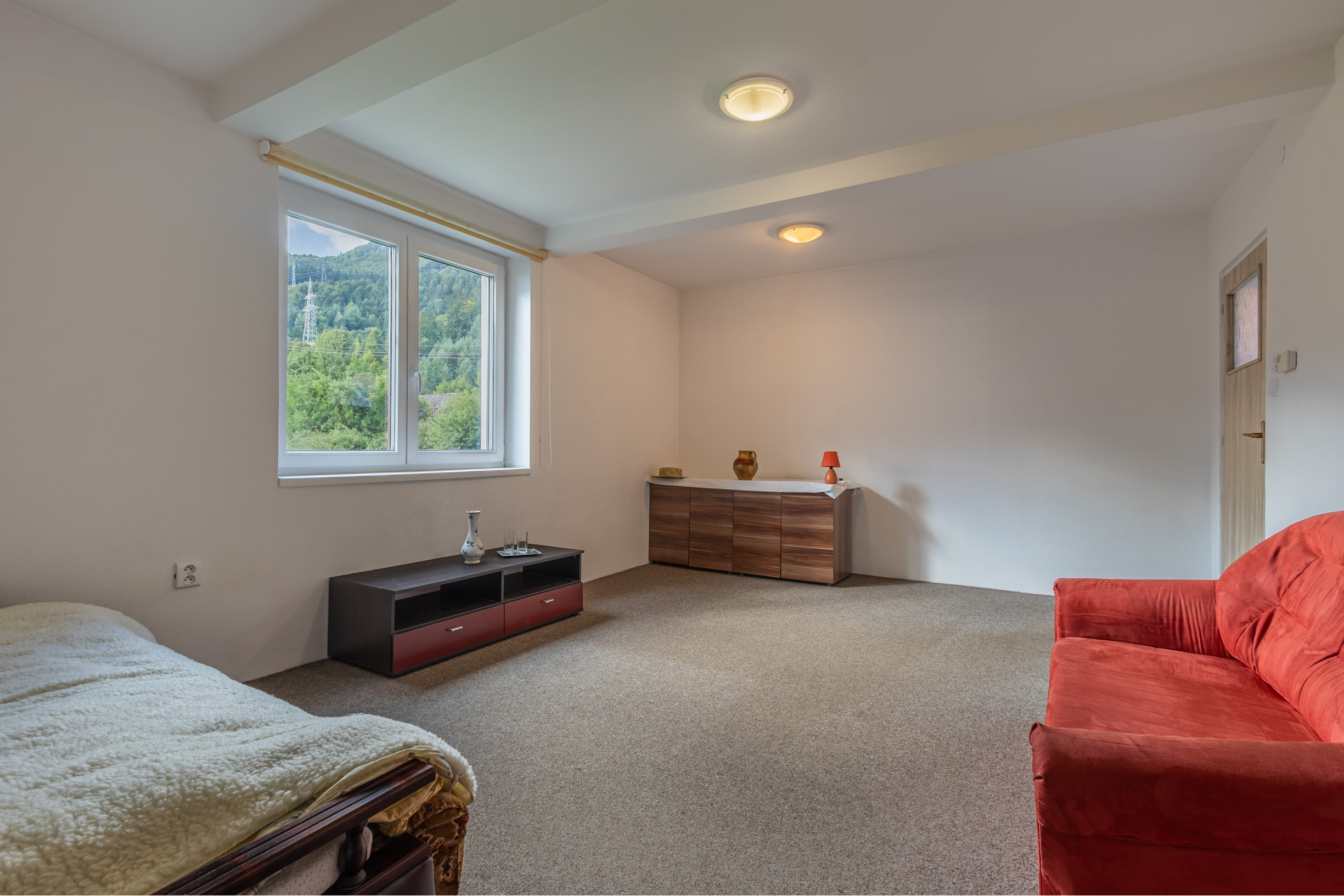 Rodinný dom s dvoma bytovými jednotkami – Hubová