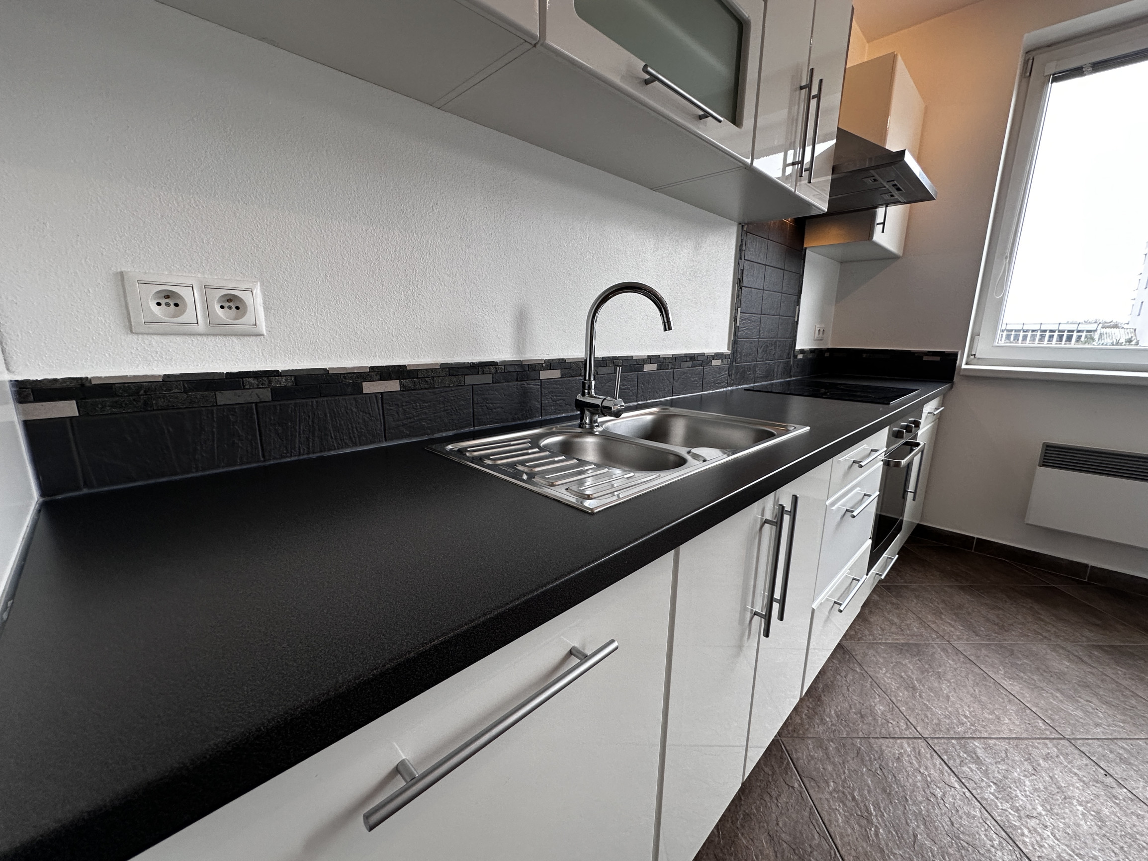 2i byt Liptovský Mikuláš centrum | 2 balkóny | zariadený