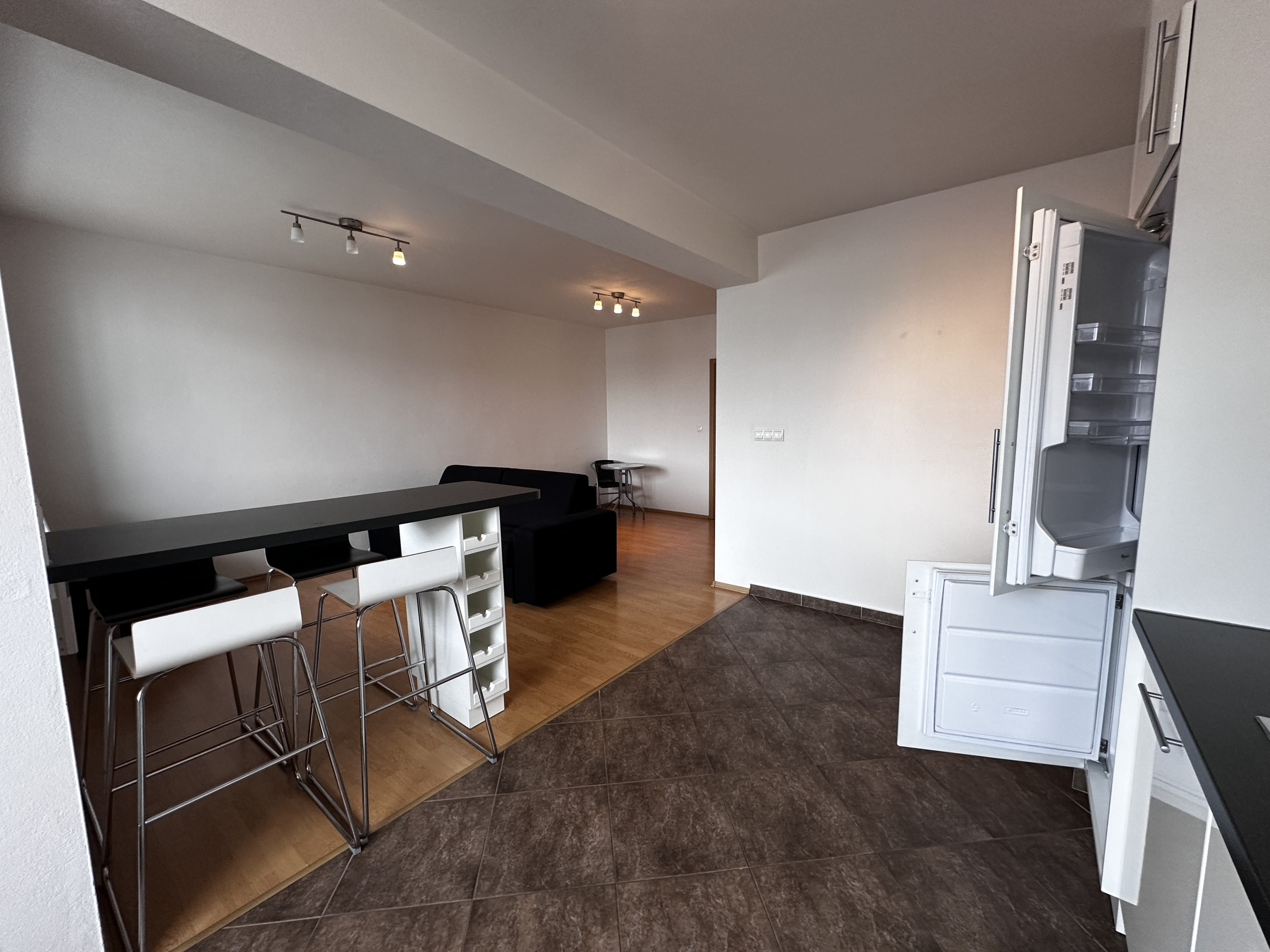 2i byt Liptovský Mikuláš centrum | 2 balkóny | zariadený