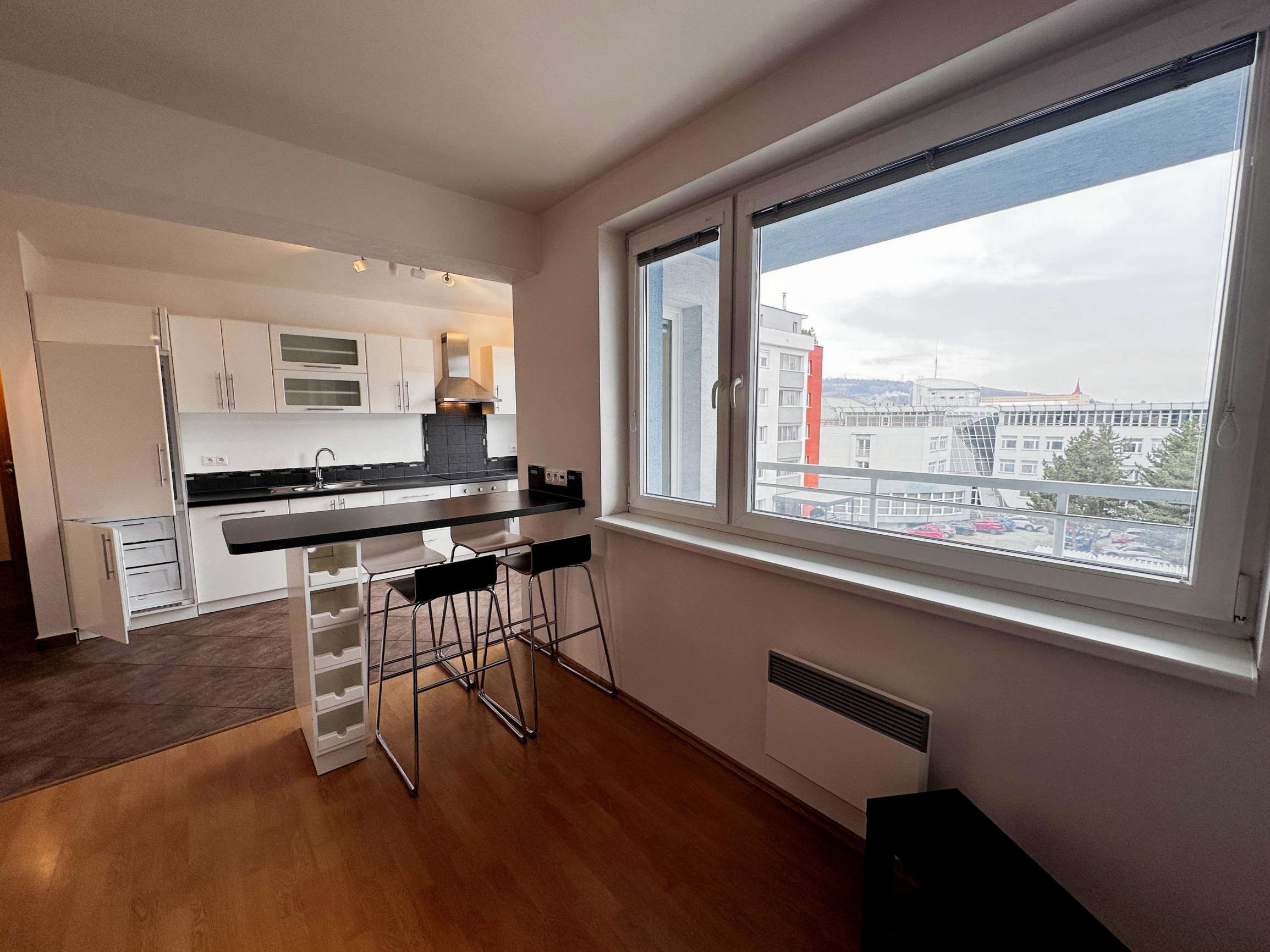 2i byt Liptovský Mikuláš centrum | 2 balkóny | zariadený