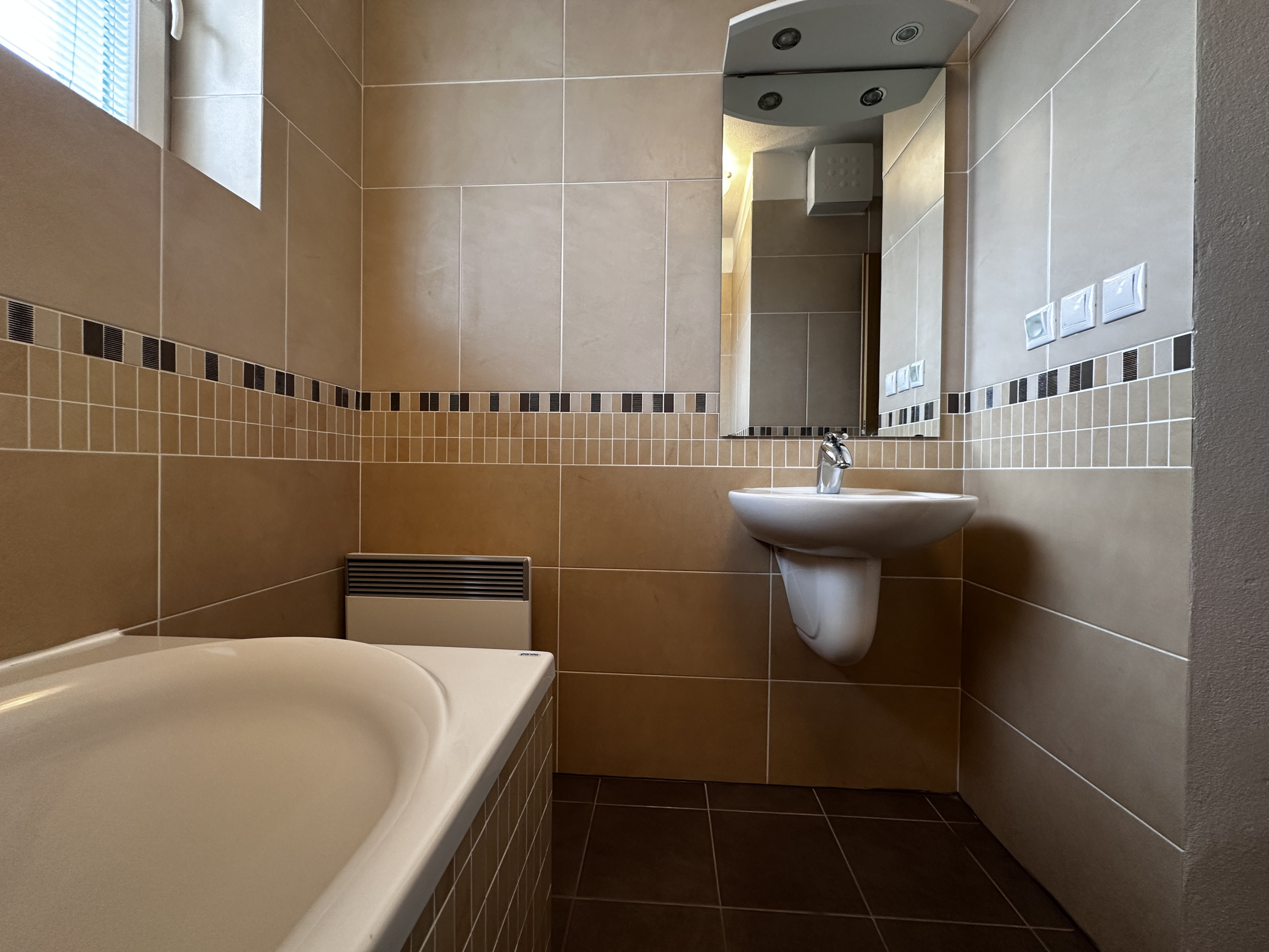 2i byt Liptovský Mikuláš centrum | 2 balkóny | zariadený