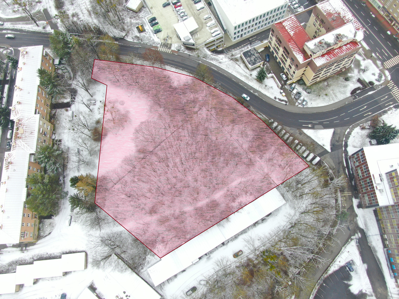 Investičný pozemok pre polyfunkčnú výstavbu, Banská Bystrica